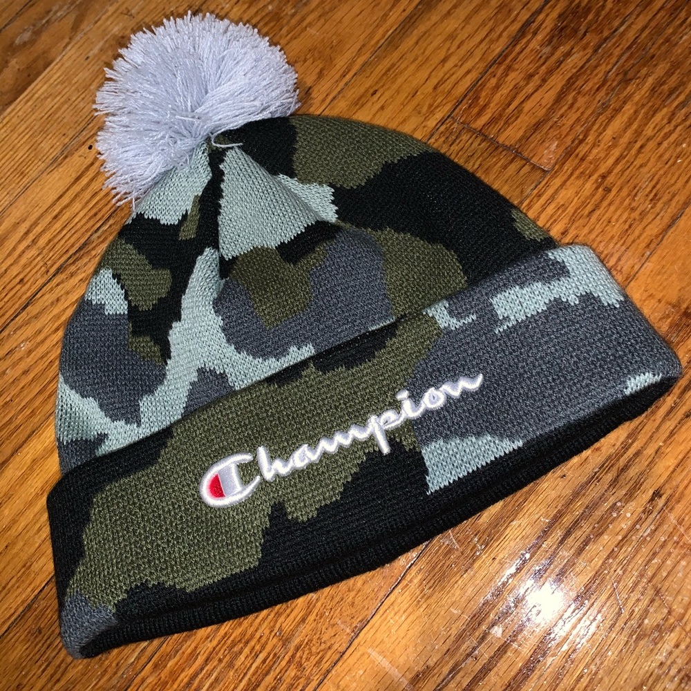 Champion Script Knit Pom Camo Beanie